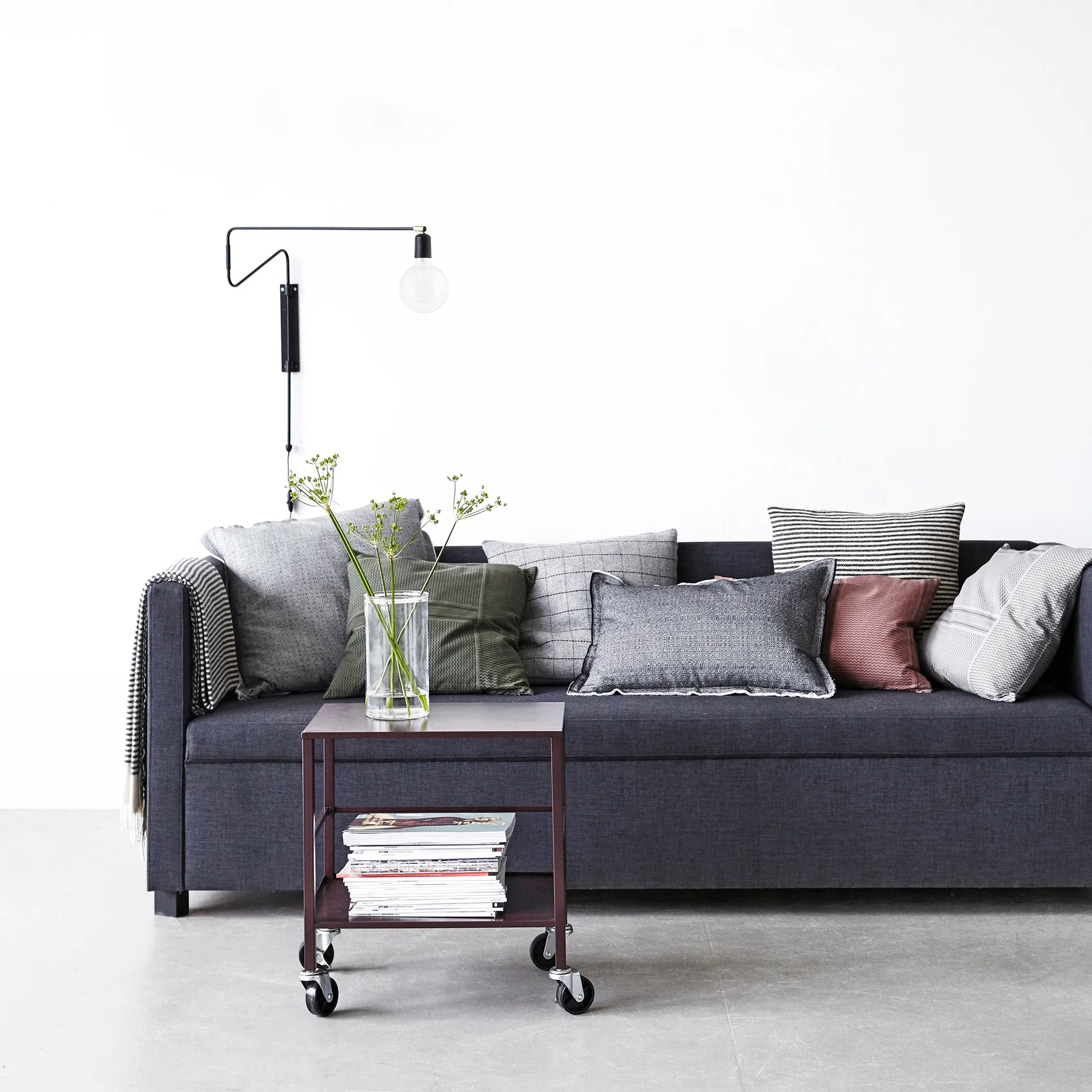 Applique murale Swing noire, grand, 70 cm House Doctor