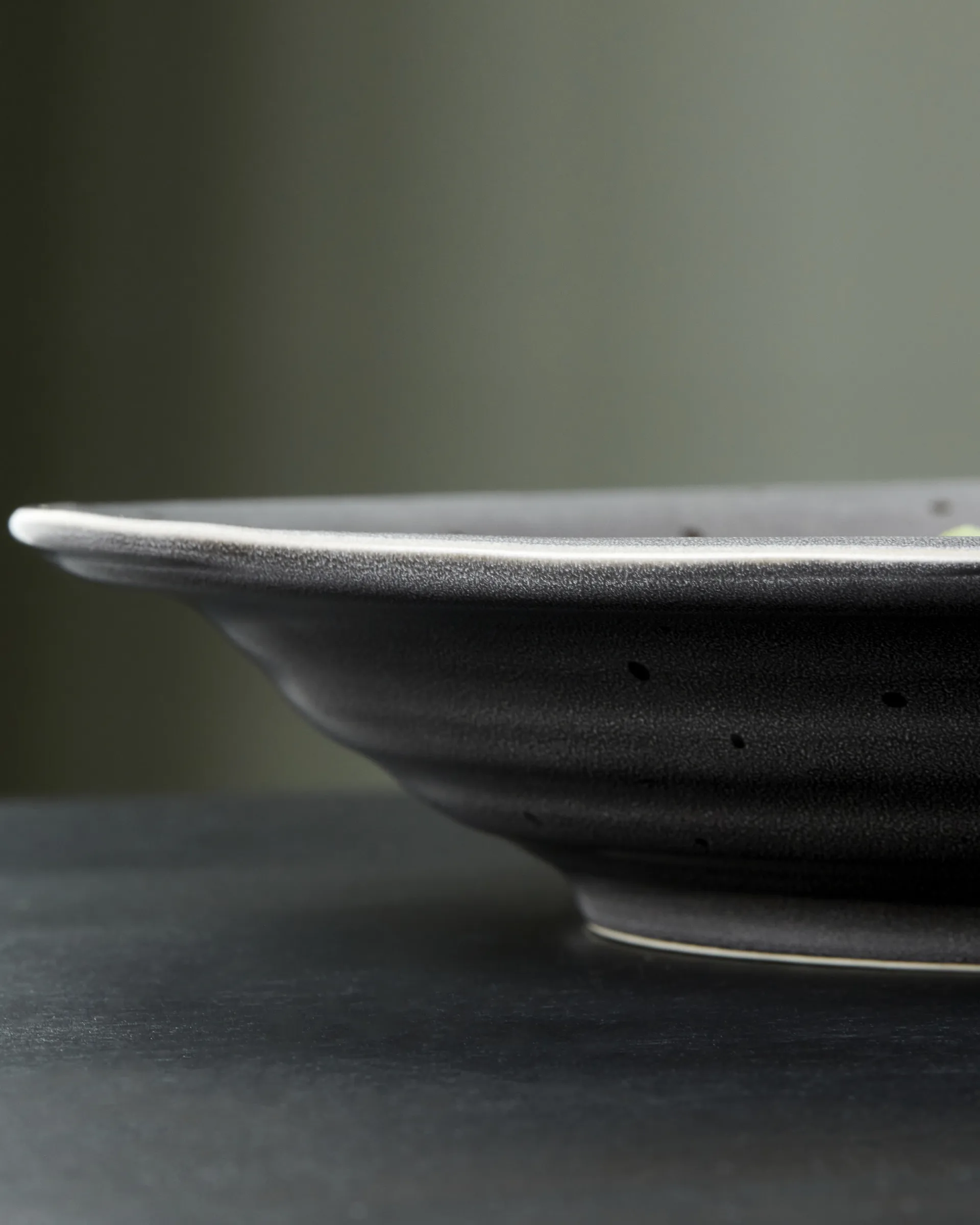 Assiette à soupe Rustic Ø25 cm, Gris foncé House Doctor