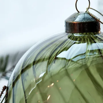 Boule de Noël Fluted Ø10 cm - Vert - House Doctor