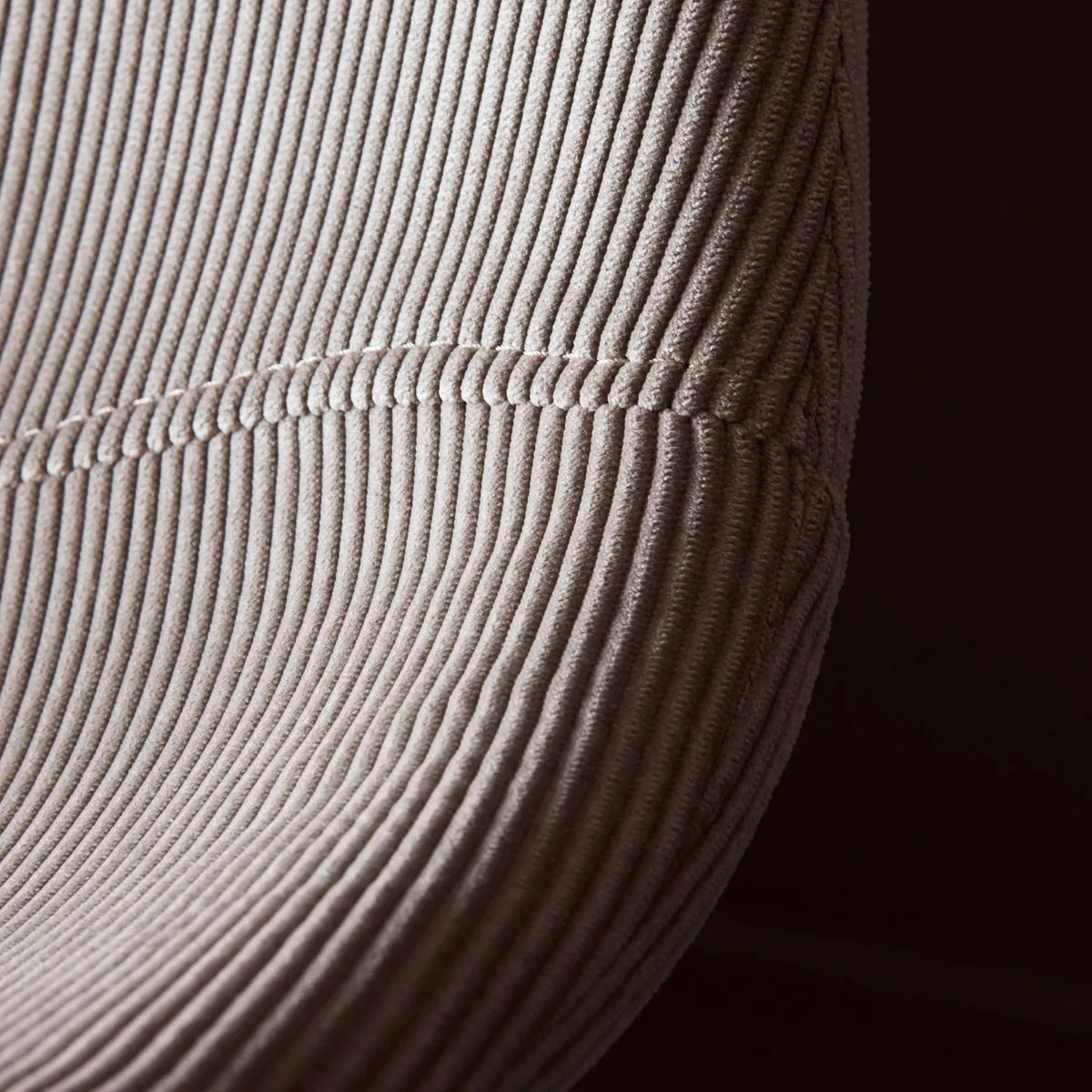 Chaise côtelé Found, Sable House Doctor