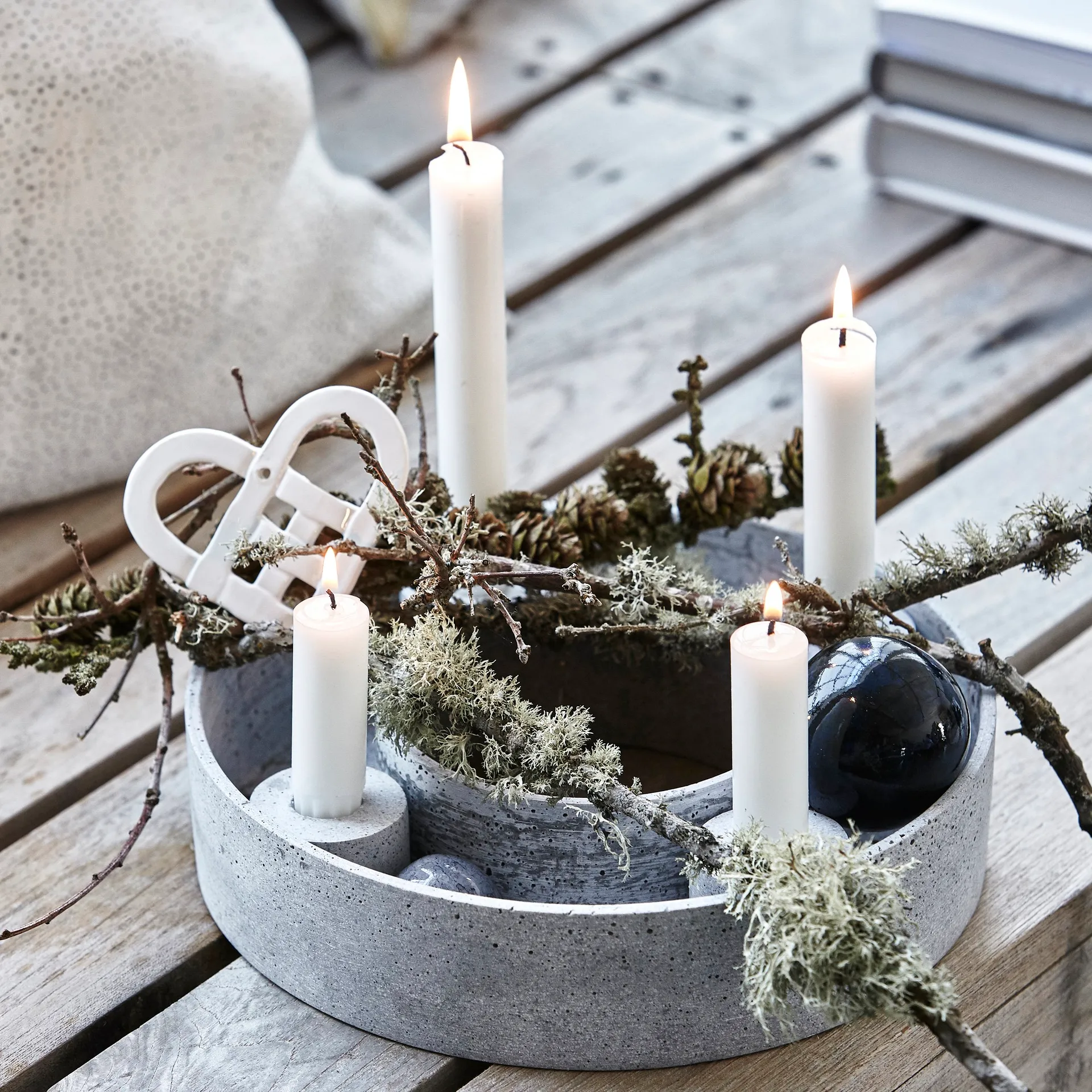 Chandelier de l’Avent The Ring Ø26 cm, Grey House Doctor