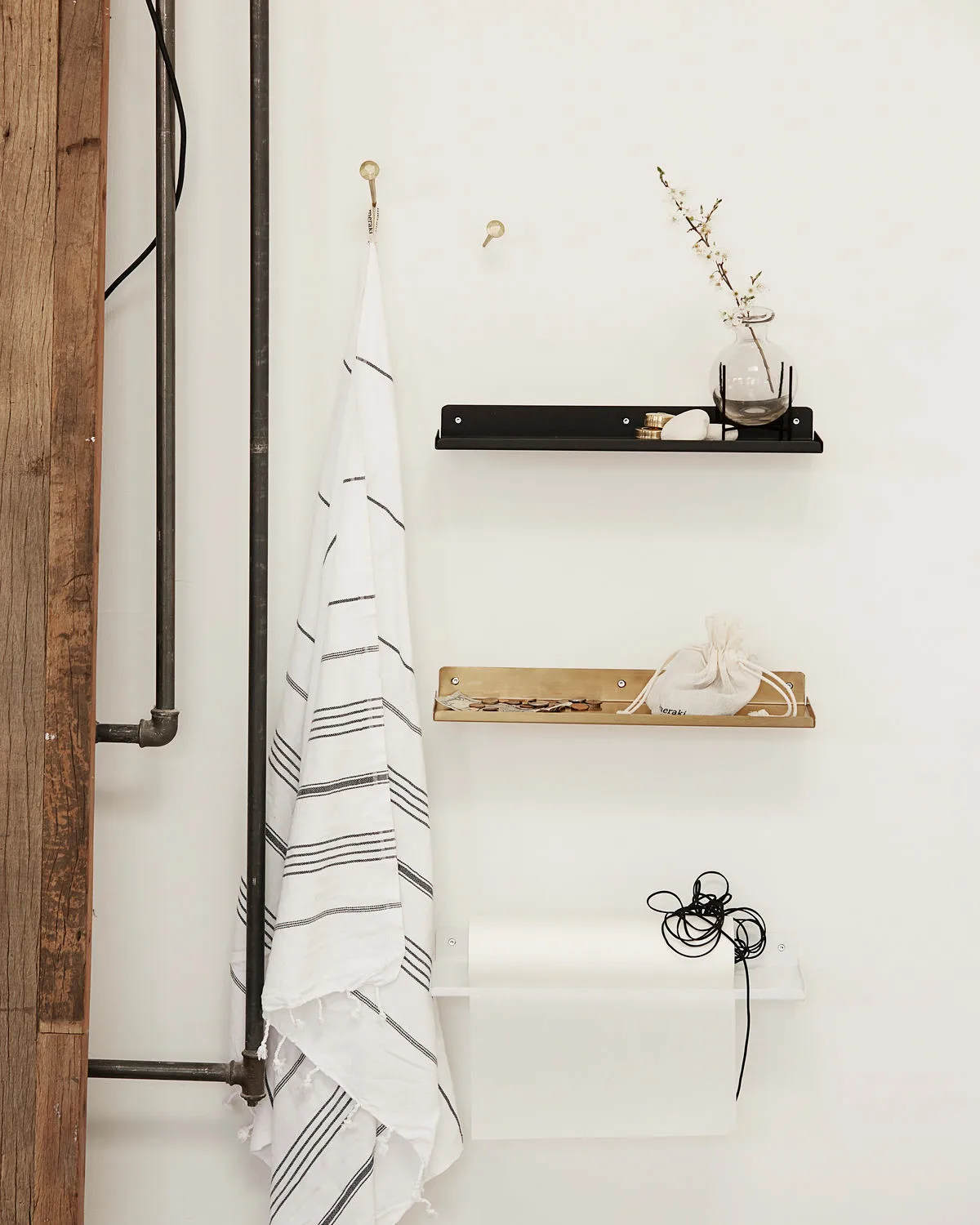 Étagère Ledge 43 cm, blanc cassé-blanc House Doctor