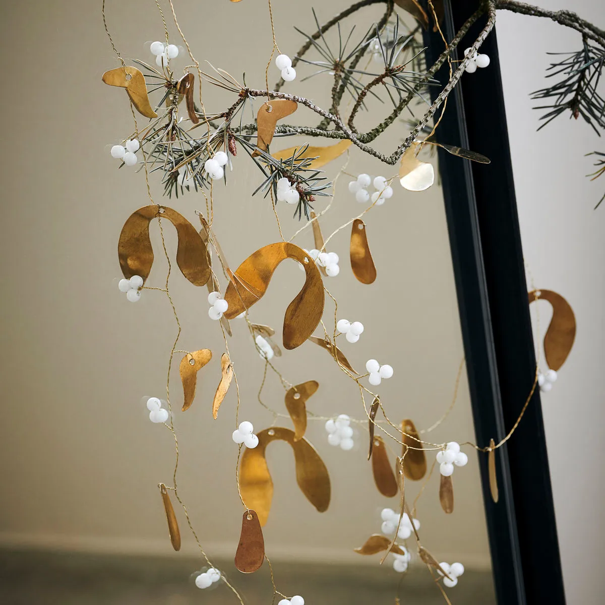 Guirlande Mistletoe 2,5 m, Laiton antique House Doctor