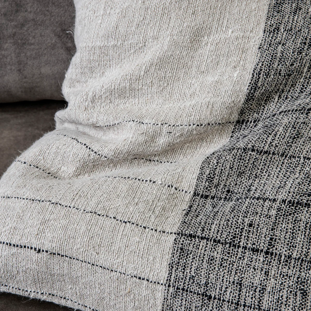 Housse de coussin Dived 50x50 cm, Noir-blanc cassé House Doctor