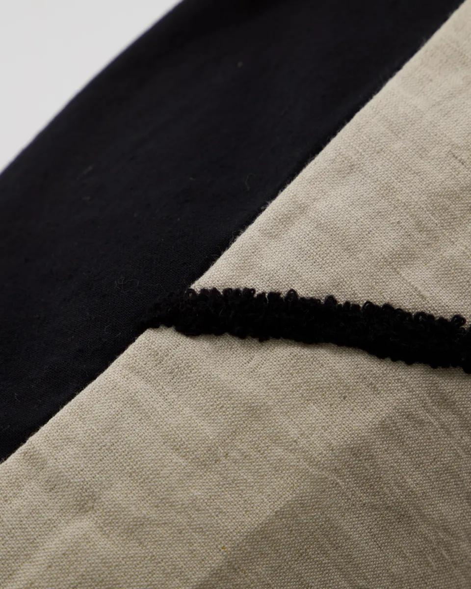 Housse de coussin Fly 50x50 cm, Noir-off white House Doctor