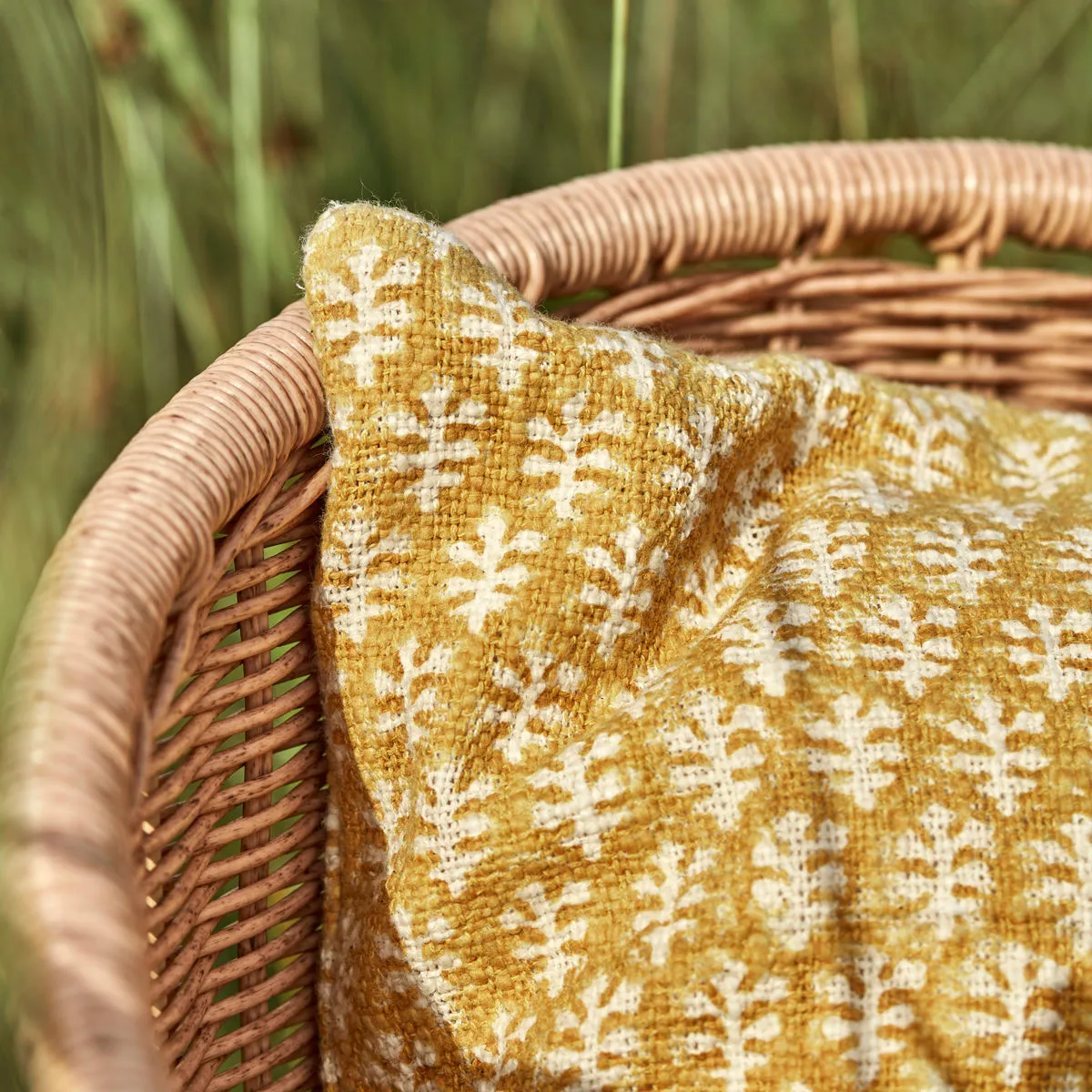 Housse de coussin Relief 50x50 cm, Jaune House Doctor