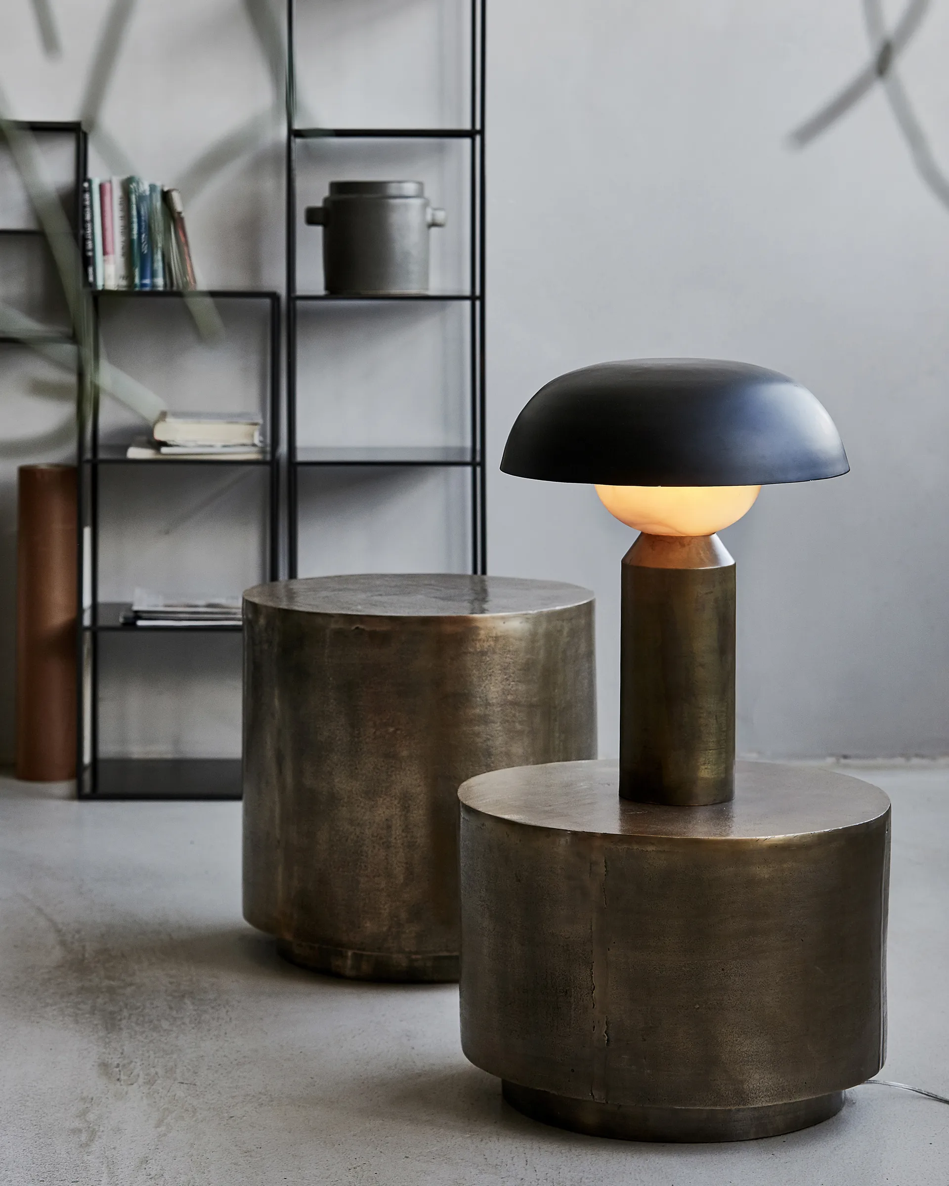 Lampe de table Big fellow 55 cm, Laiton antique House Doctor