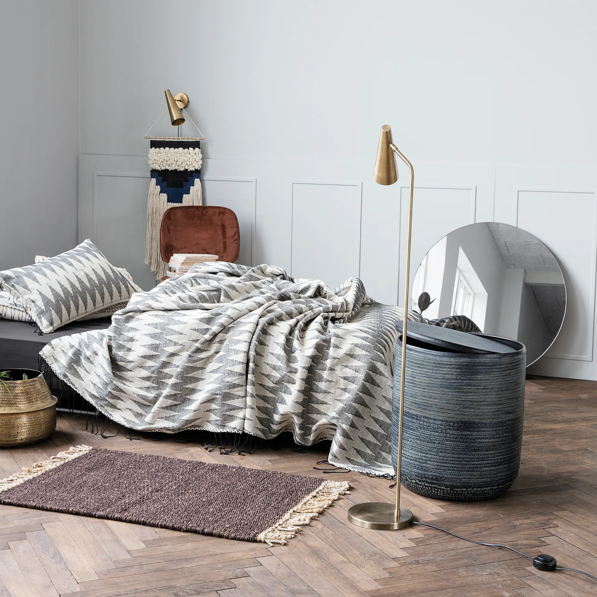 Lampe sur pied Precise, laiton House Doctor