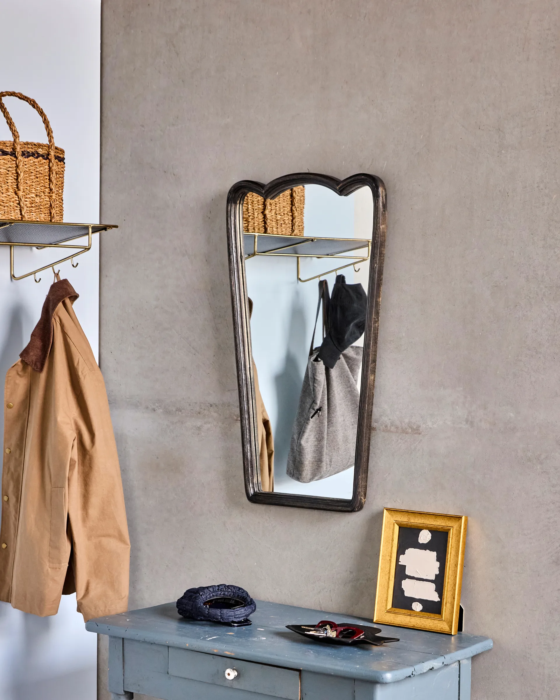 Miroir mural Jamp avec cadre 90 cm, Noir House Doctor