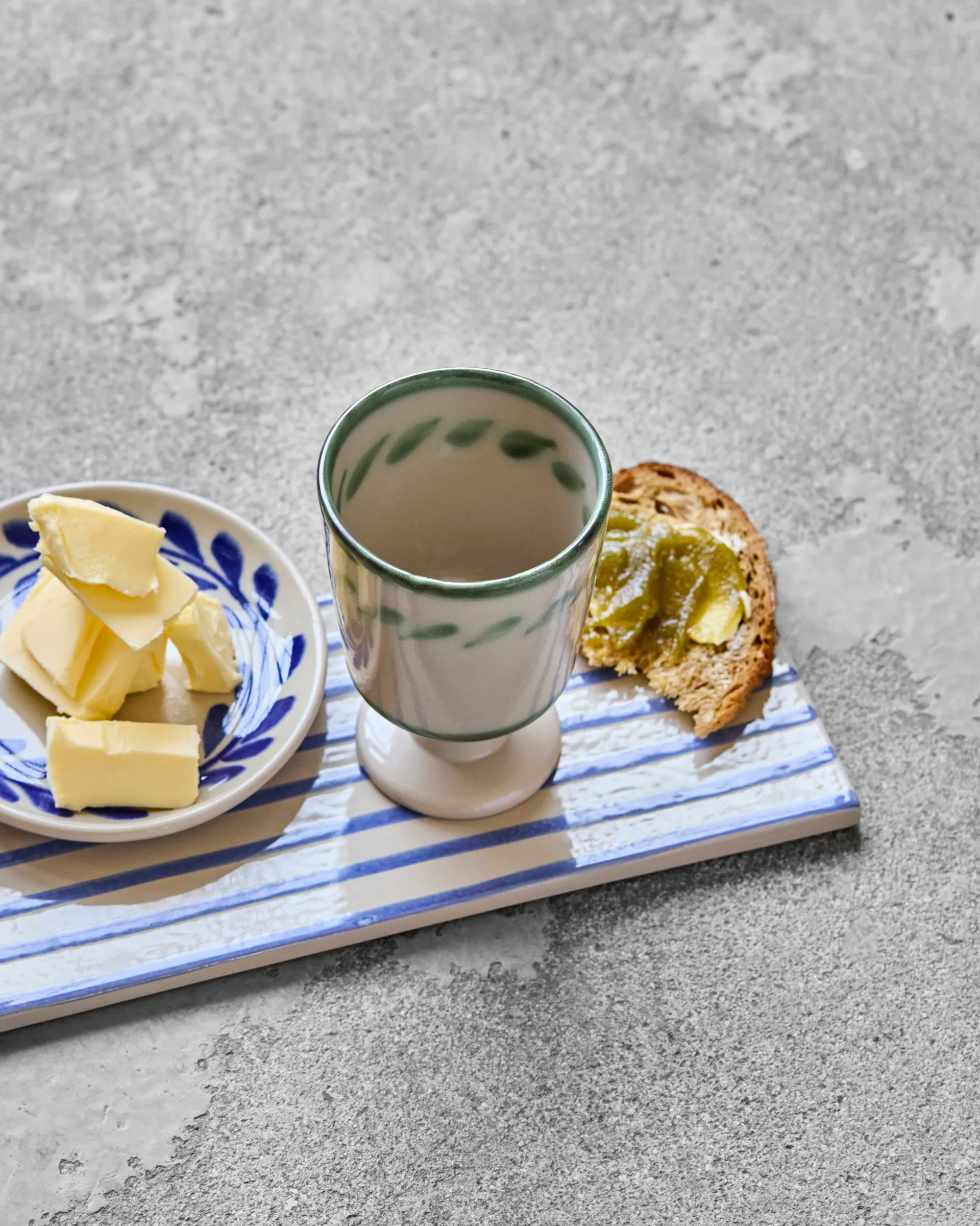 Mug sur pied Diva 25 cl, lot de 2, Off white-Vert House Doctor