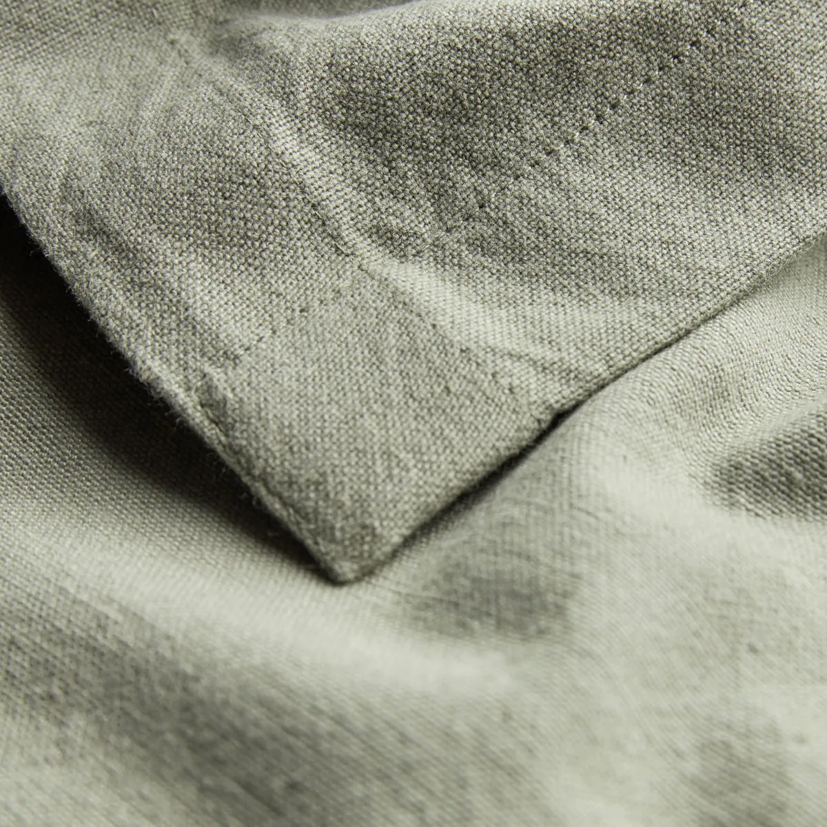 Nappe Real 140x240 cm, Vert olive House Doctor