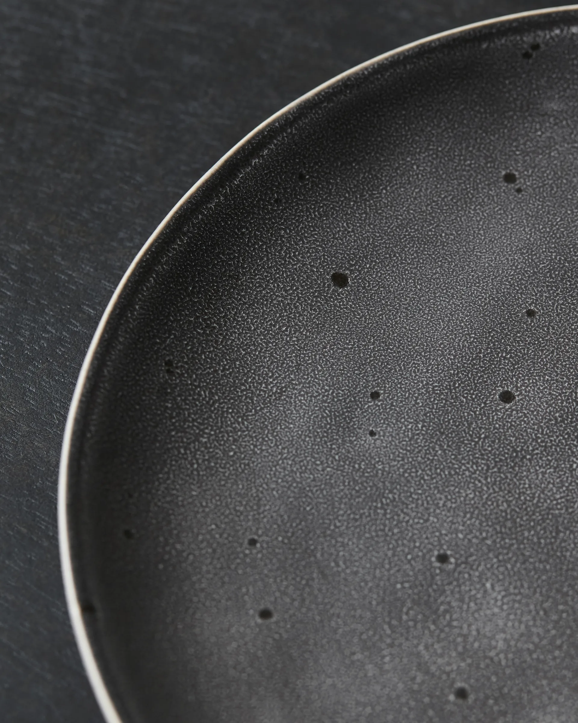 Petite assiette Rustic Ø20 cm, Gris foncé House Doctor