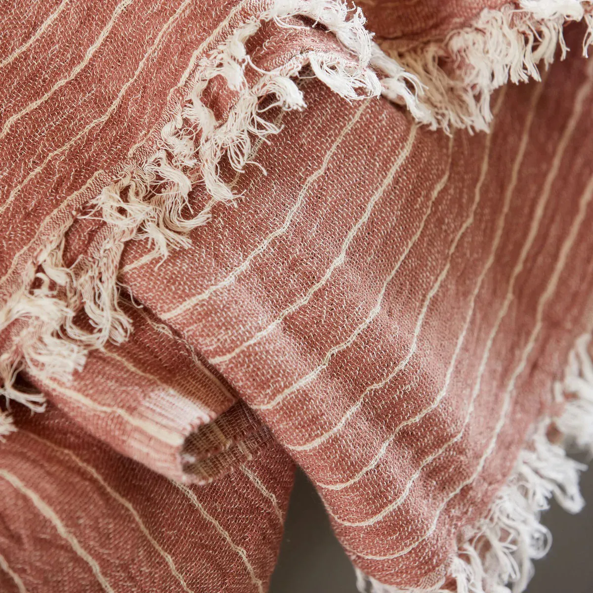 Plaid Alice à rayures 140x200 cm, Dusty berry House Doctor