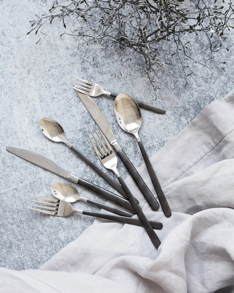 Set de couverts Ox 16 pièces, Noir-argent House Doctor