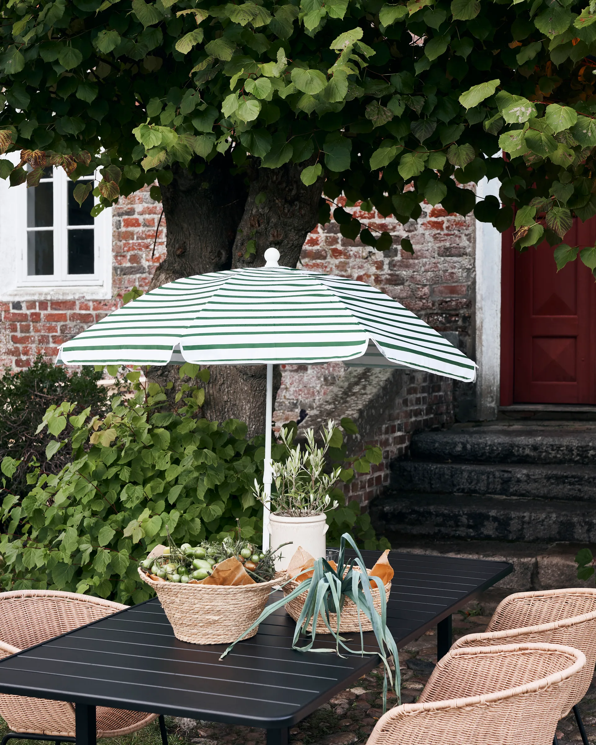 Table à manger Helo 90x200 cm, Noir House Doctor