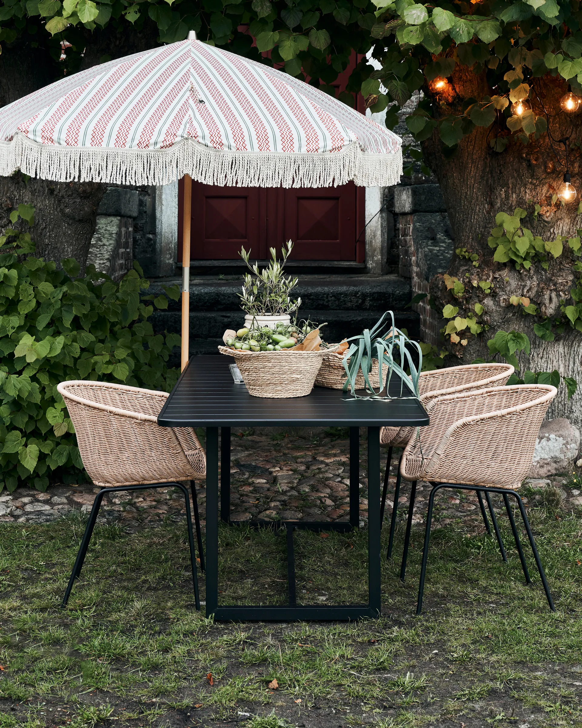 Table à manger Helo 90x200 cm, Noir House Doctor