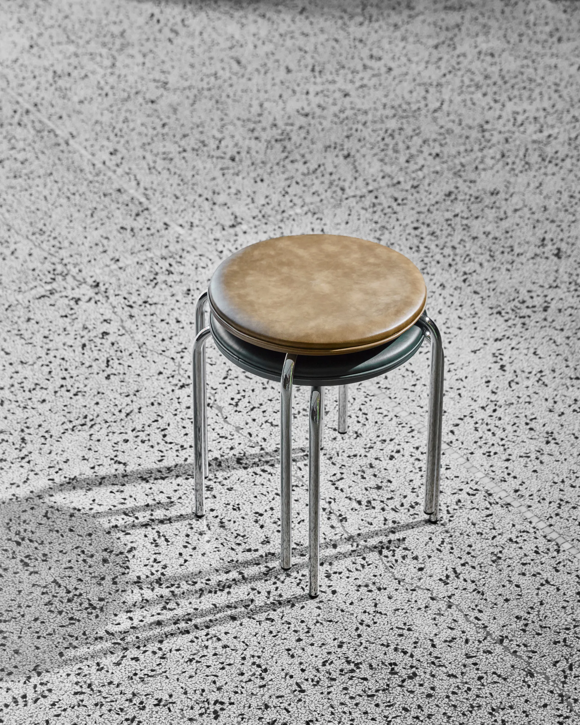 Tabouret Comma, Kaki House Doctor