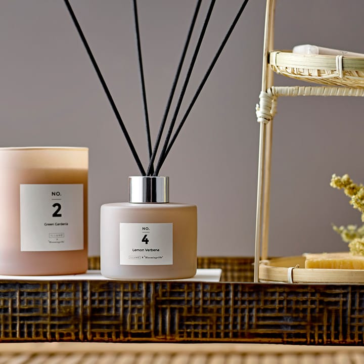 Bougie parfumée NO. 2 Green Gardenia, 200 g + Giftbox Illume x Bloomingville