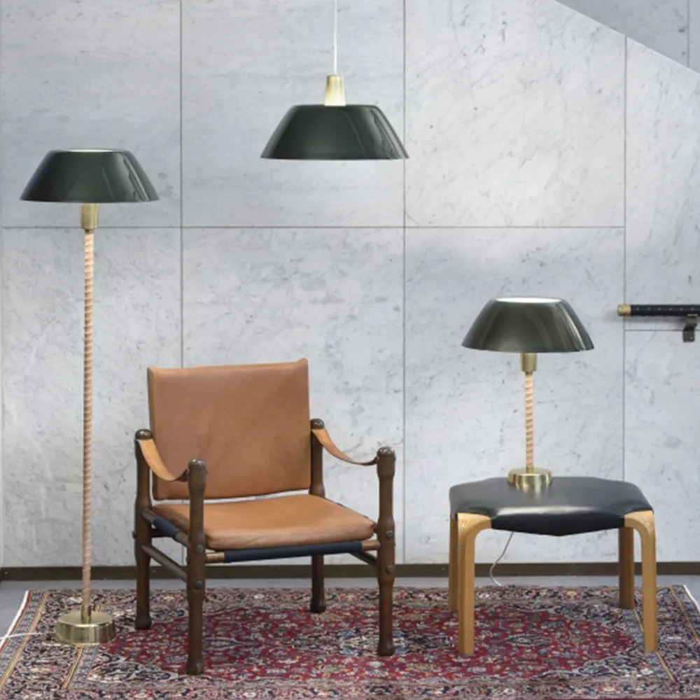 Lampe de table Senator, vert, pied en cuir et laiton Innolux