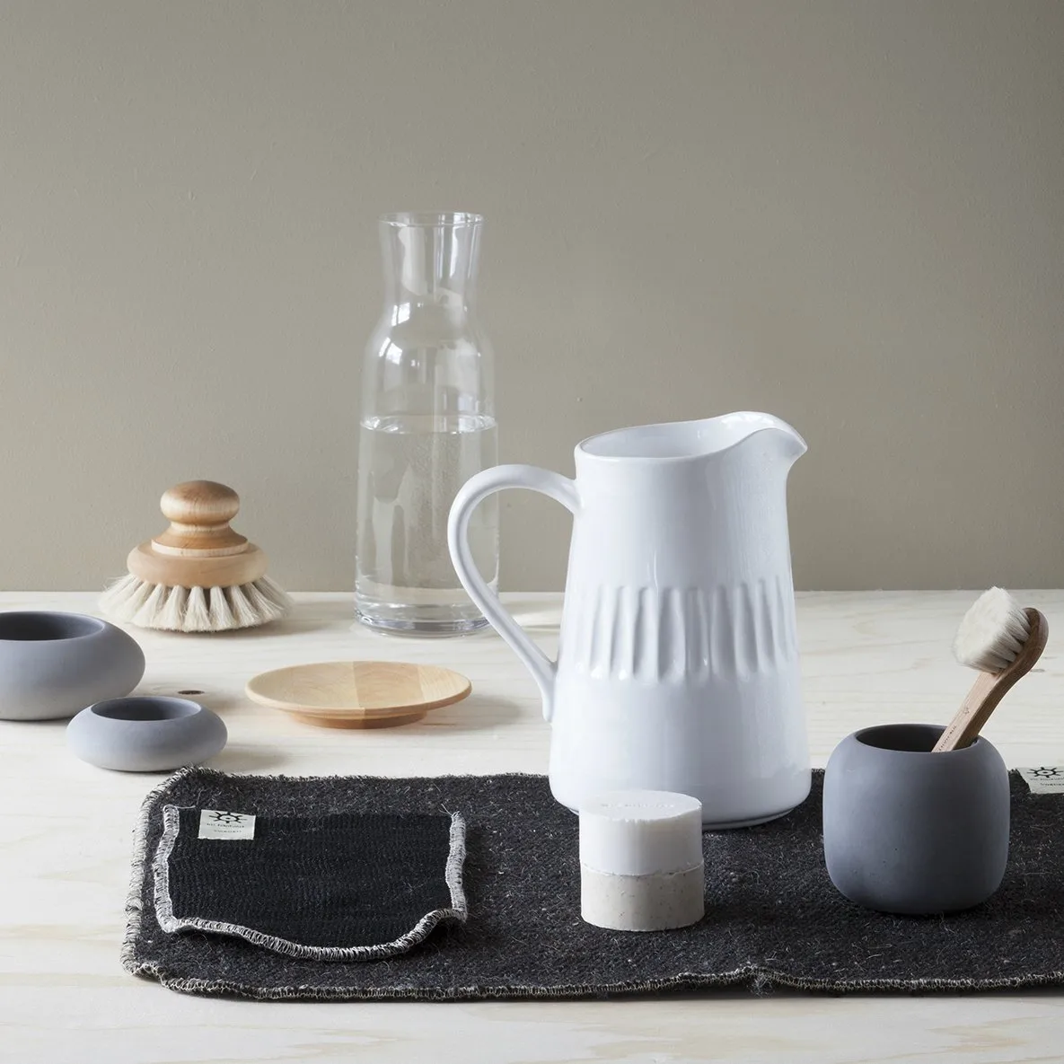 Brosse de bain avec pommeau Iris hantverk, bouleau Iris Hantverk