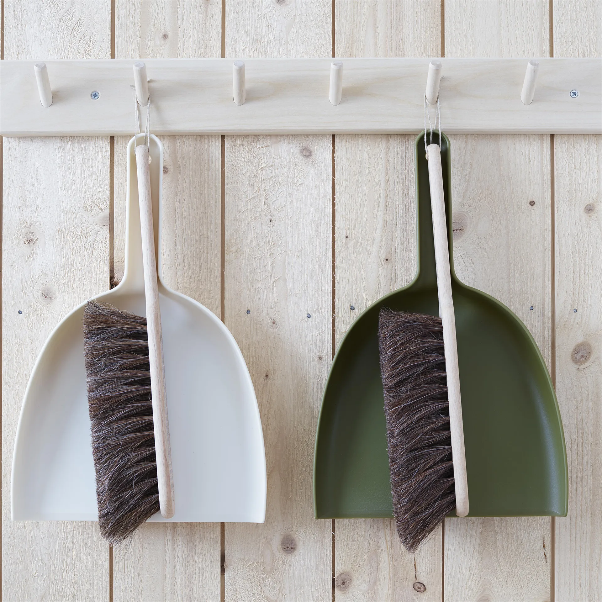 Rangée de crochets Björk, 7 patères Iris Hantverk