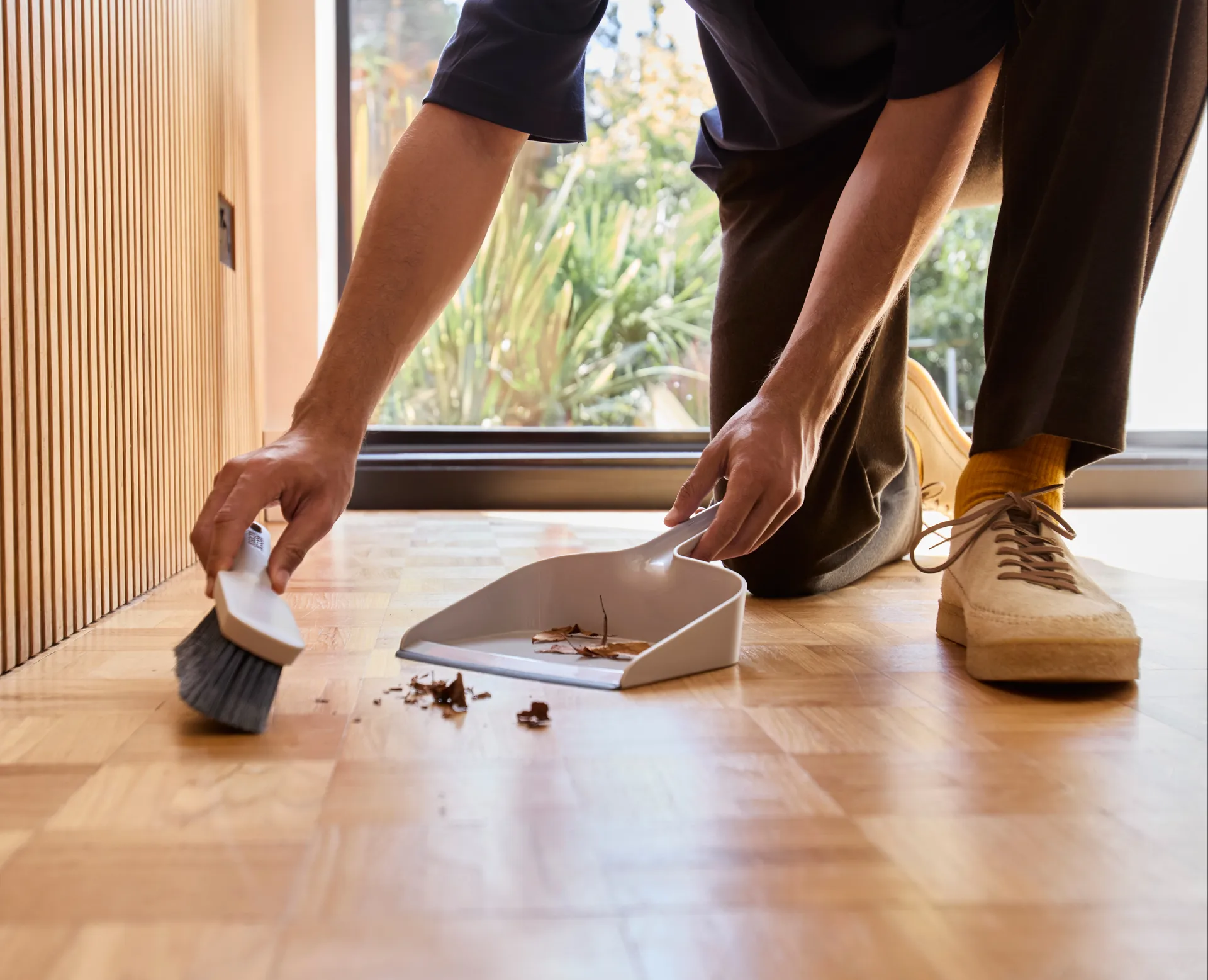 Balayette murale Cleantech avec pelle, Stone Joseph Joseph