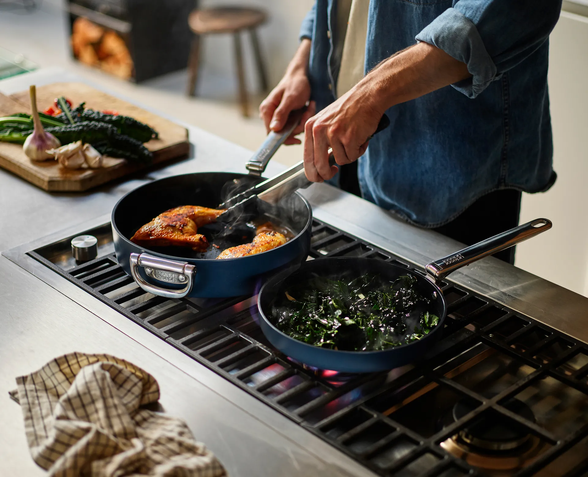 Casserole Space antiadhésive avec couvercle Ø28 cm, Bleu Joseph Joseph