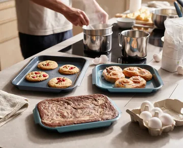 Ensemble de moules à gâteaux Nest bake, 3 pièces - Bleu - Joseph Joseph