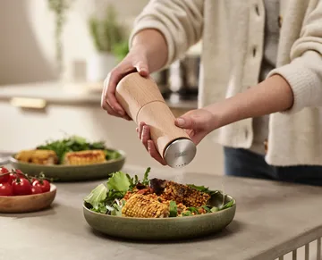 Moulin à sel Milltop anti-éclaboussures 19 cm - Hêtre - Joseph Joseph