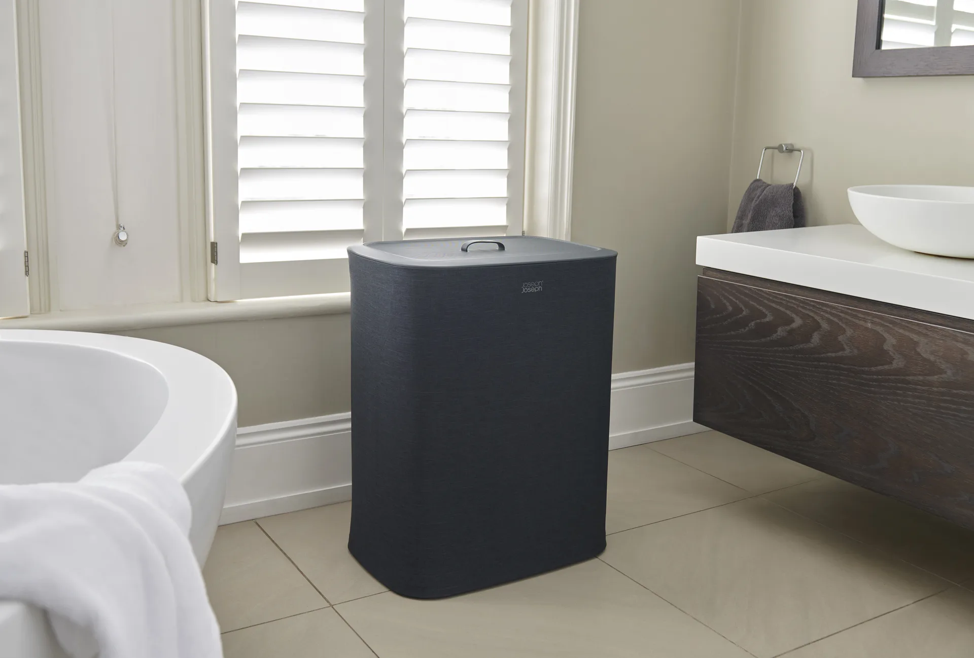 Panier à linge Tota 90 L, Noir Joseph Joseph