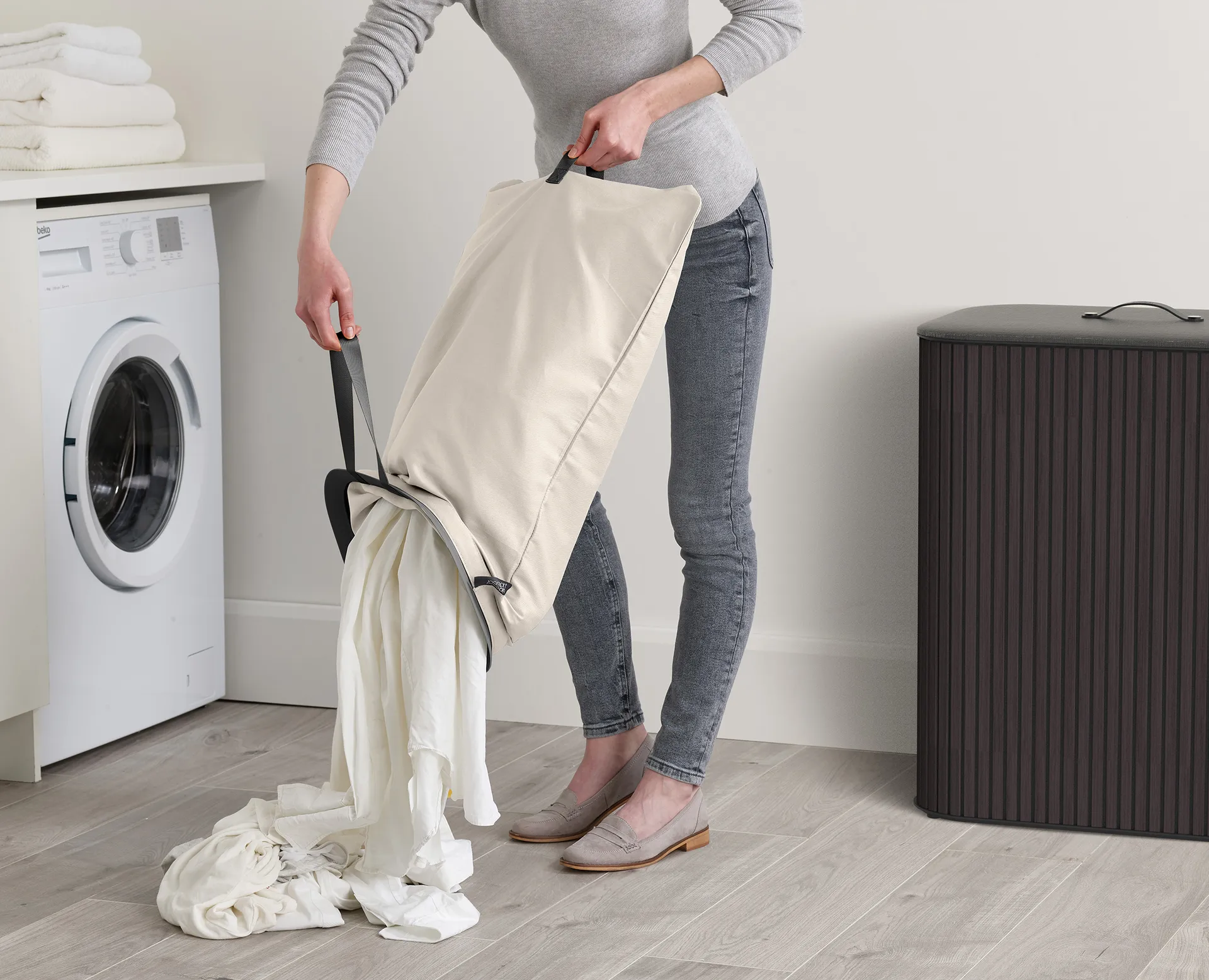 Panier à linge Tota Luxe 90 L, Black Joseph Joseph