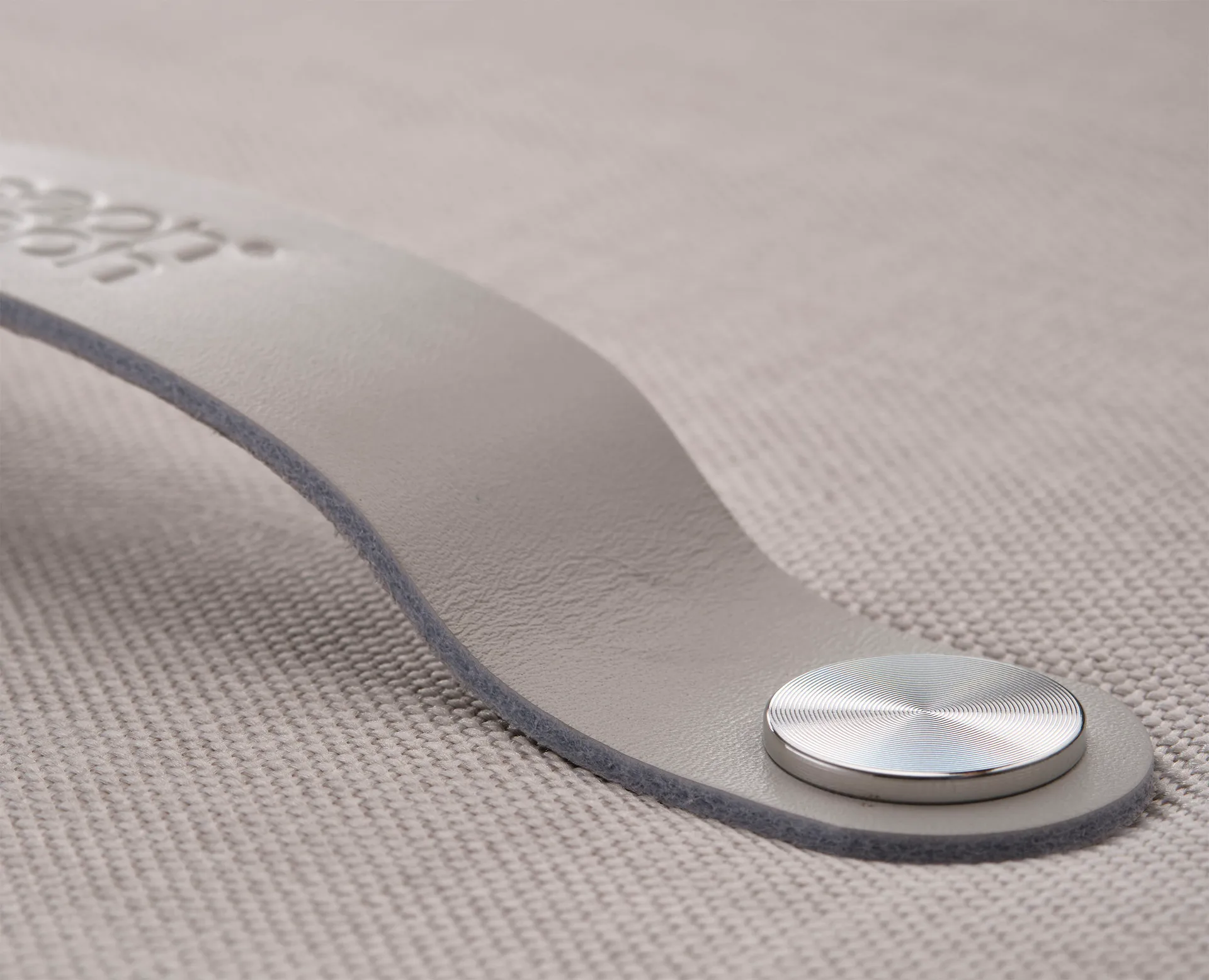 Panier à linge Tota Luxe 90 L, Ecru Joseph Joseph