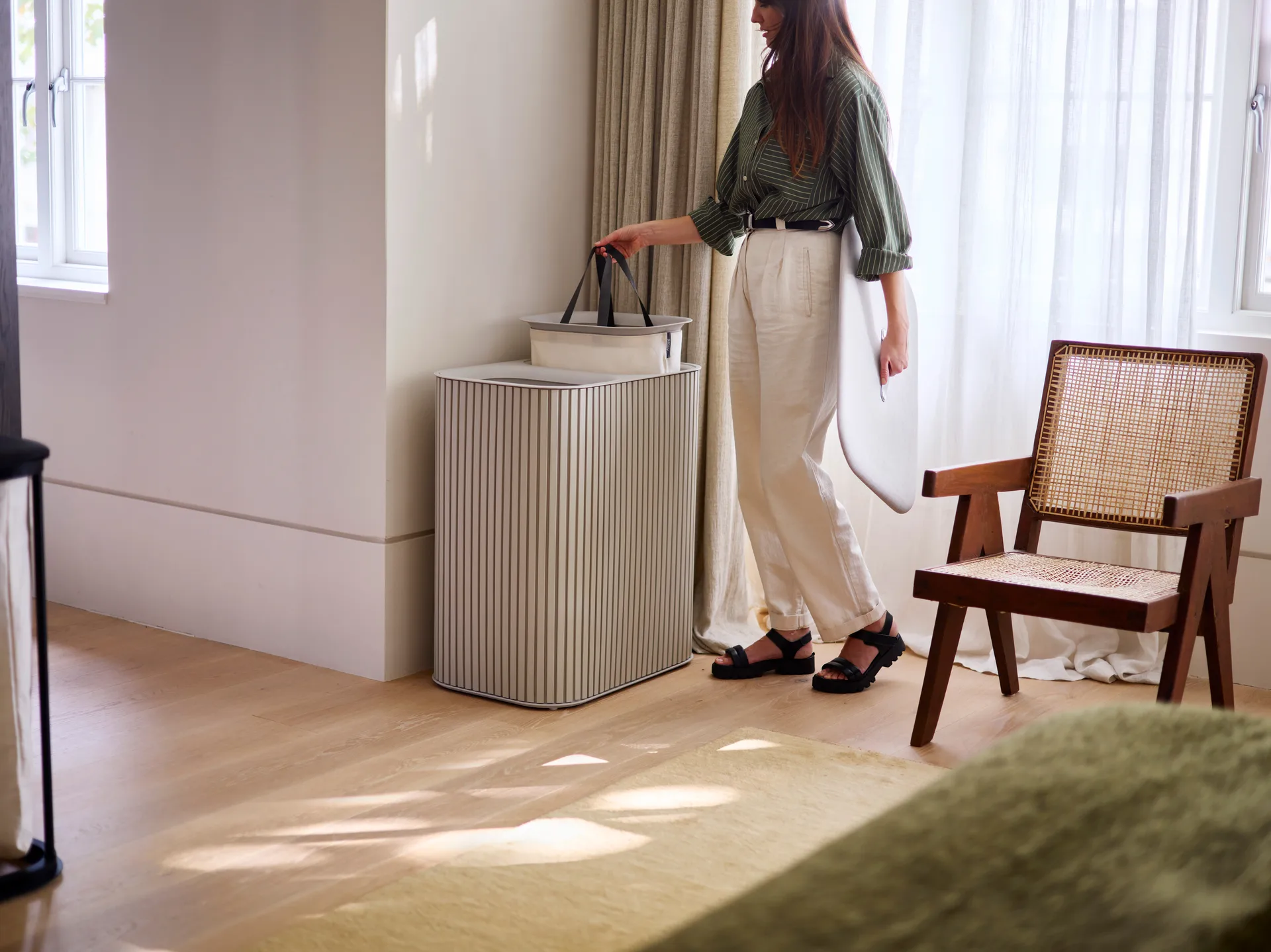 Panier à linge Tota Luxe 90 L, Ecru Joseph Joseph