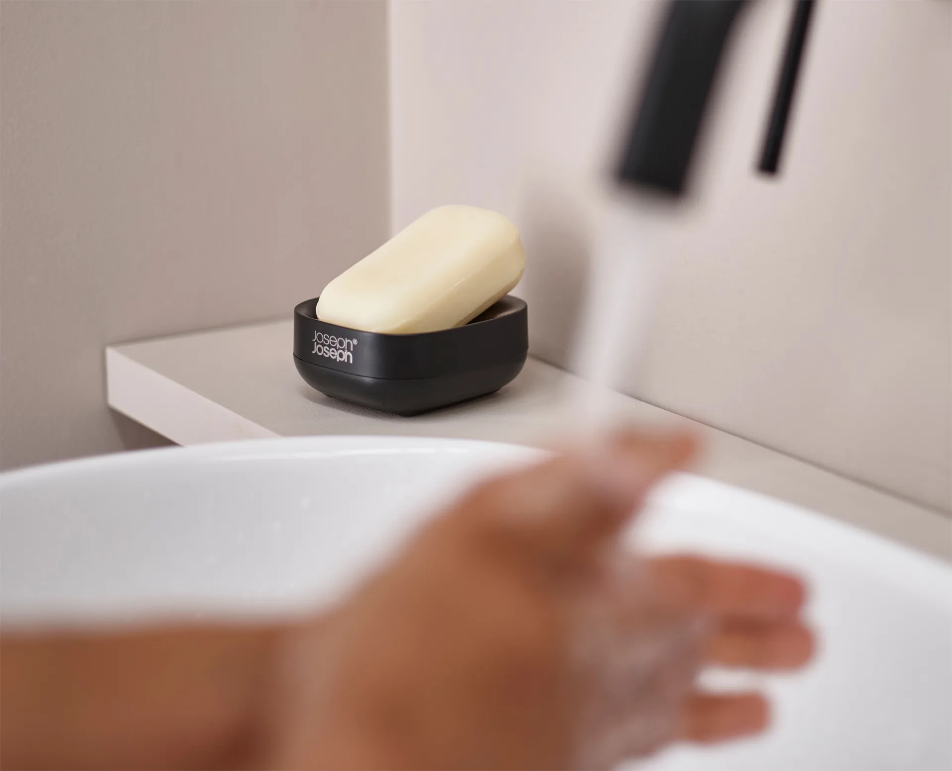 Porte-savon compact slim 8,4 cm, Noir Joseph Joseph