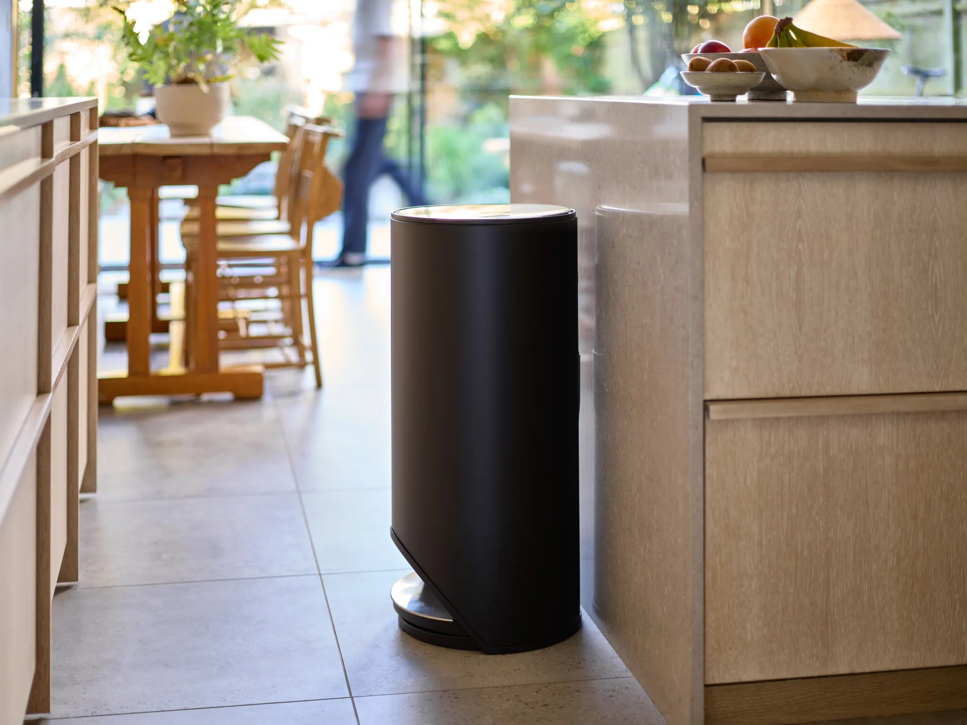 Poubelle à pédale Arc Joseph Joseph 30 L, Carbon black Joseph Joseph