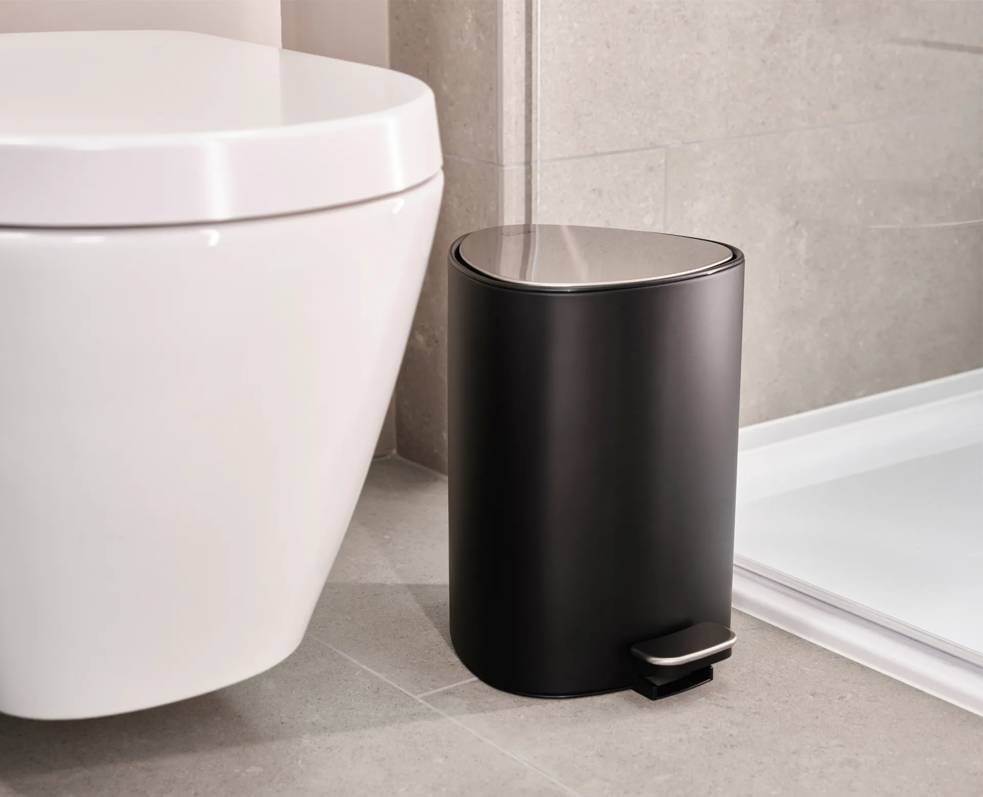 Poubelle à pédale Easystore 5 L, Noir mat Joseph Joseph