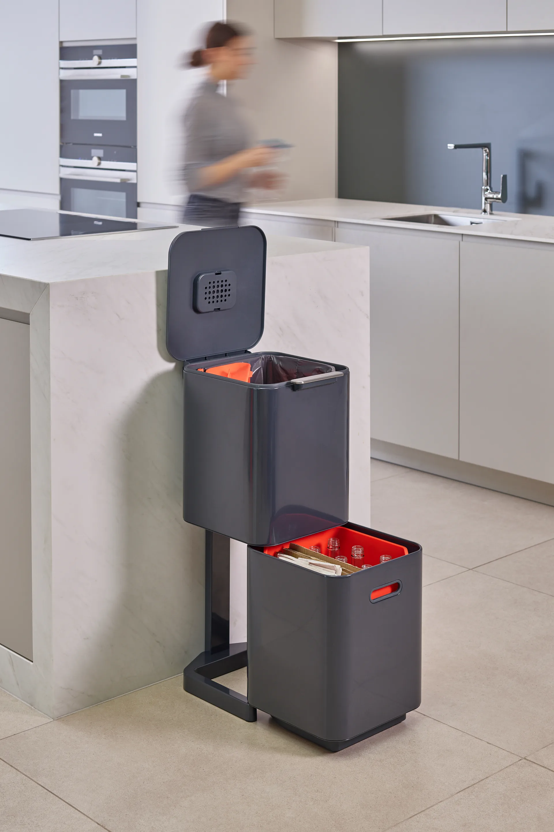 Poubelle Totem Compact Joseph Joseph 40 L, Graphite Joseph Joseph