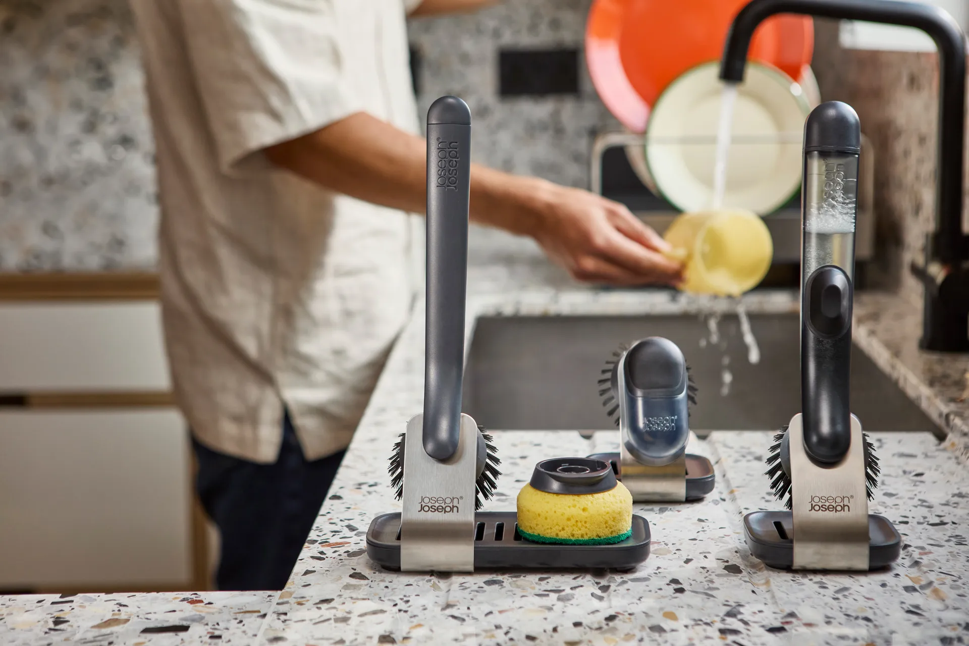 Support en acier brosse vaisselle Sinktech Joseph Joseph, Clear Joseph Joseph