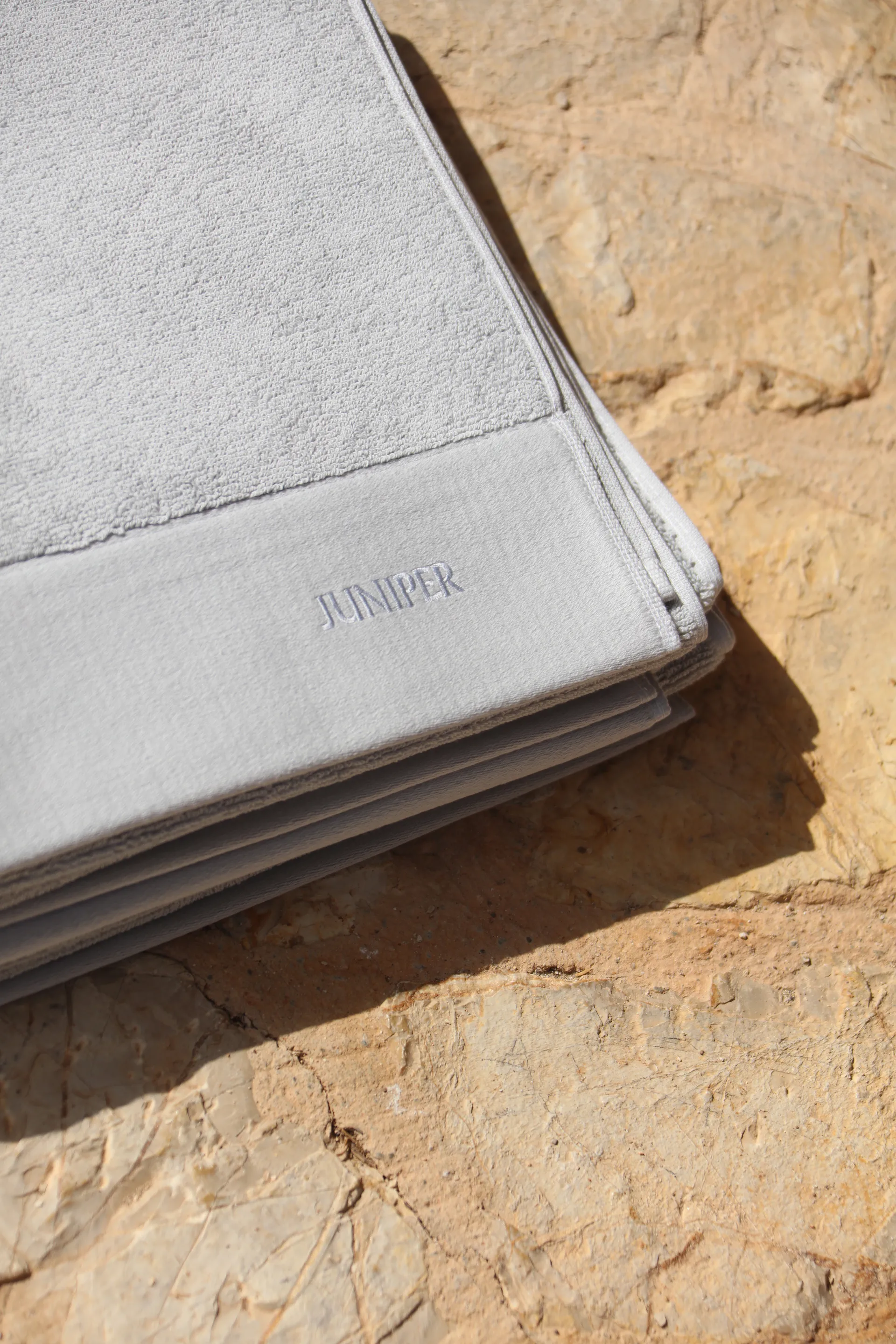 Serviettes de douche Juniper 70x140 cm lot de 2, Stone Grey Juniper
