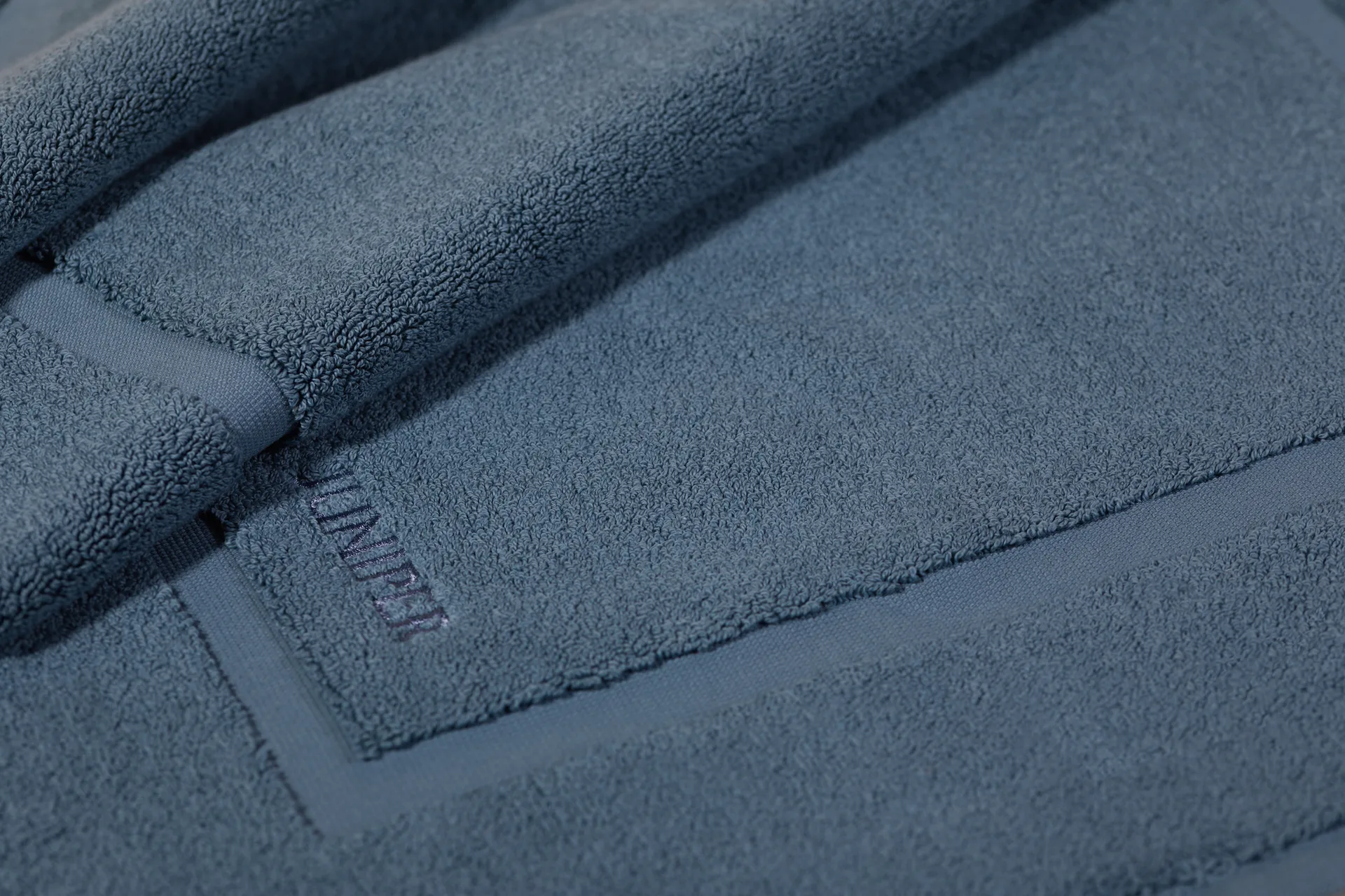 Tapis de salle de bains Juniper 50x80 cm, North Sea Blue Juniper