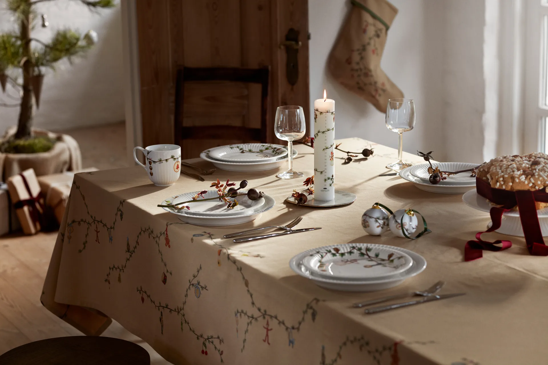 Nappe Hammershøi Christmas sand, 150x320 cm Kähler
