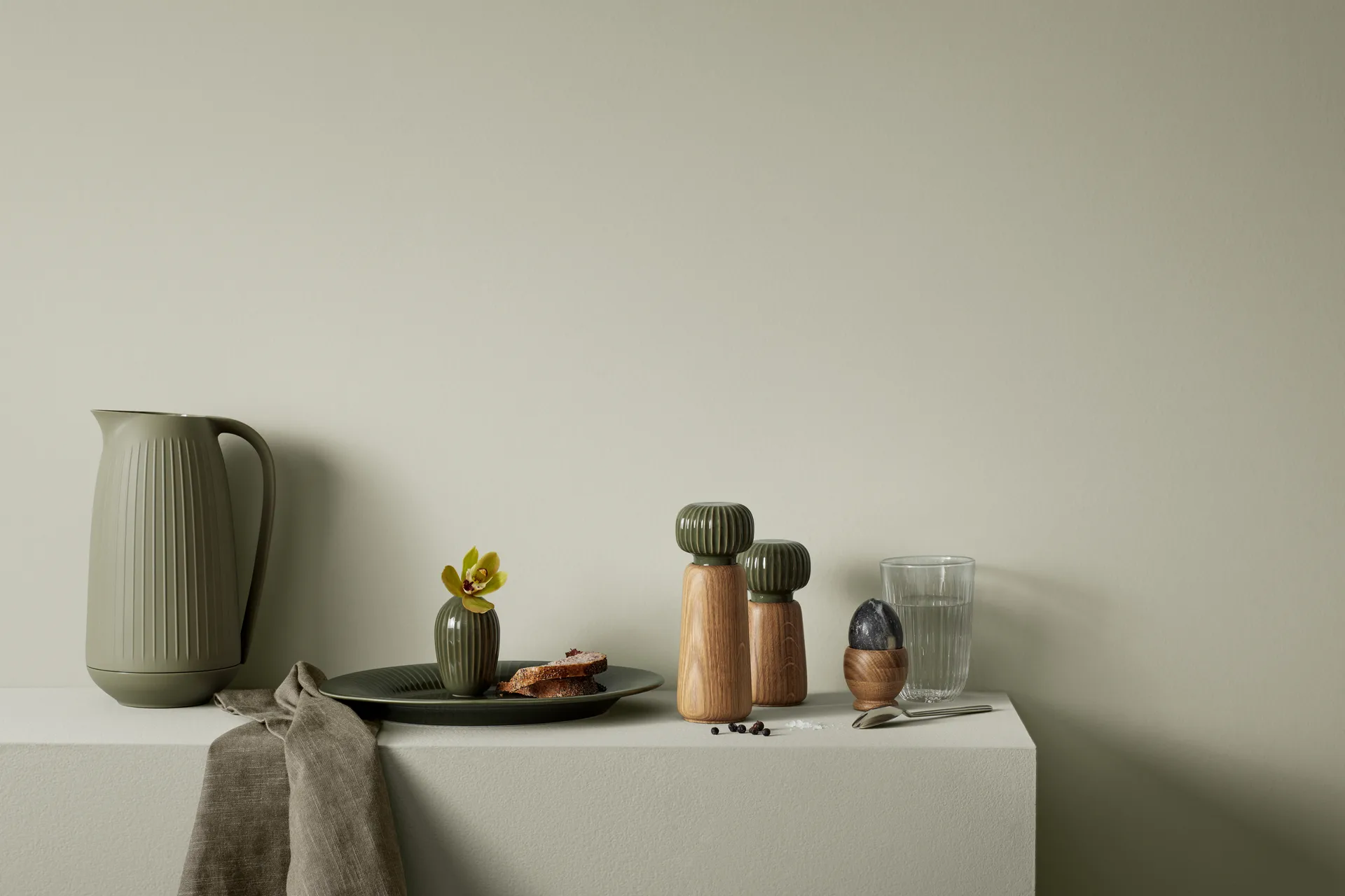 Plateau Hammershøi, Vert foncé Kähler