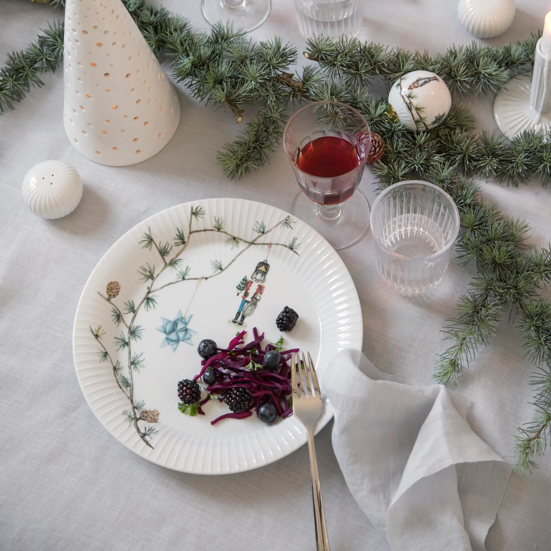 Service en porcelaine de Noël set Hammershøi Christmas 18 pièces Kähler