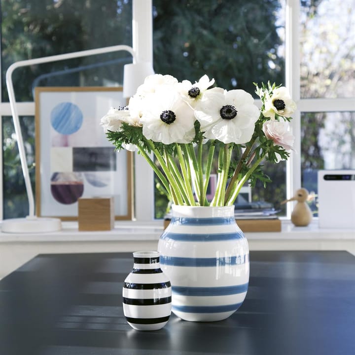 Vase Omaggio petit, noir Kähler
