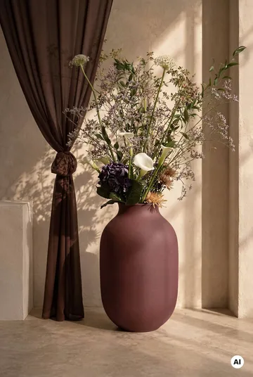 Vase Studio Omaggio - Bordeaux, 50 cm - Kähler