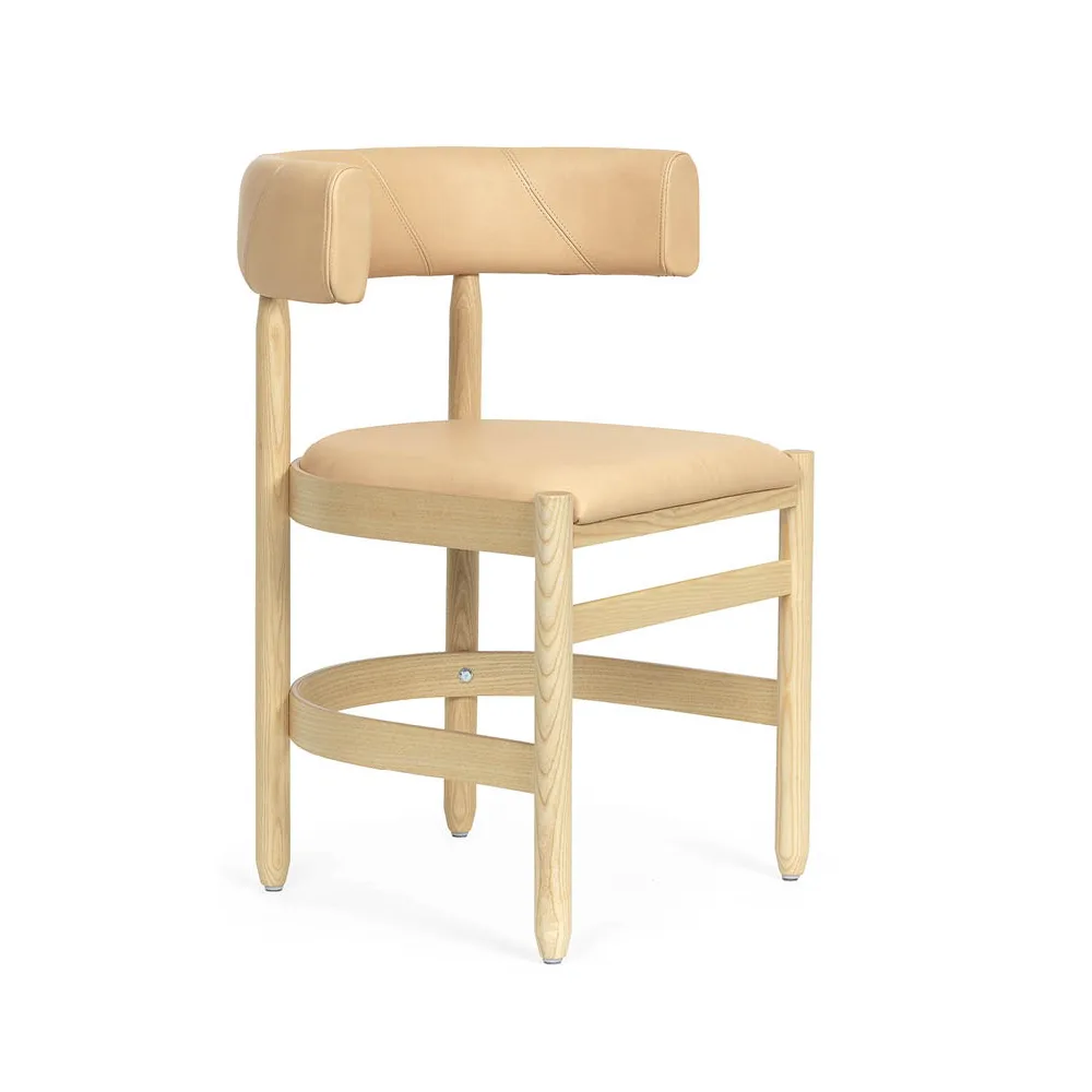 Fauteuil Botero, Cuir Tärnsjö 8800 naturel-piètement frêne laqué Källemo