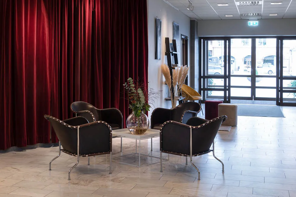 Fauteuil Bruno, Cuir pleine fleur 9208 brun cigare-chrome Källemo