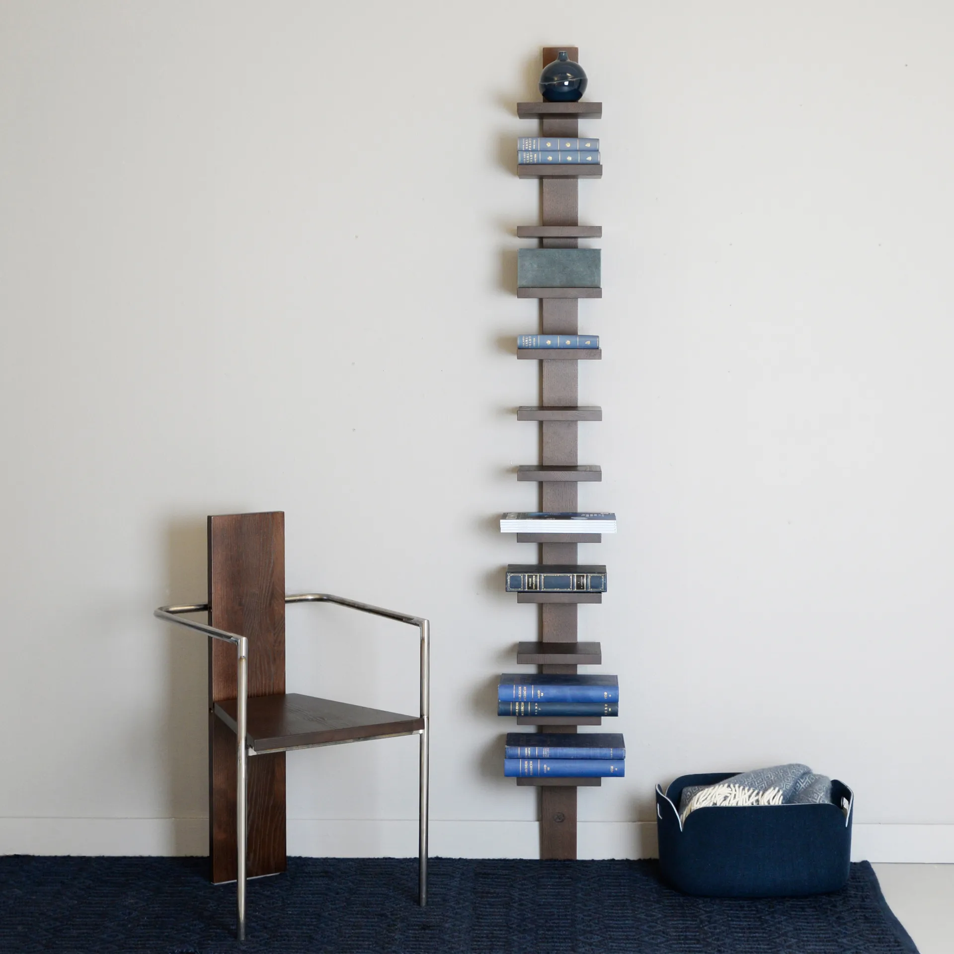 Fauteuil Concrete, Frêne-piètement acier brut Källemo