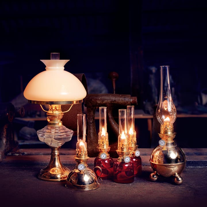 Lampe à pétrole Koholmen, rouge rubis Karlskrona Lampfabrik