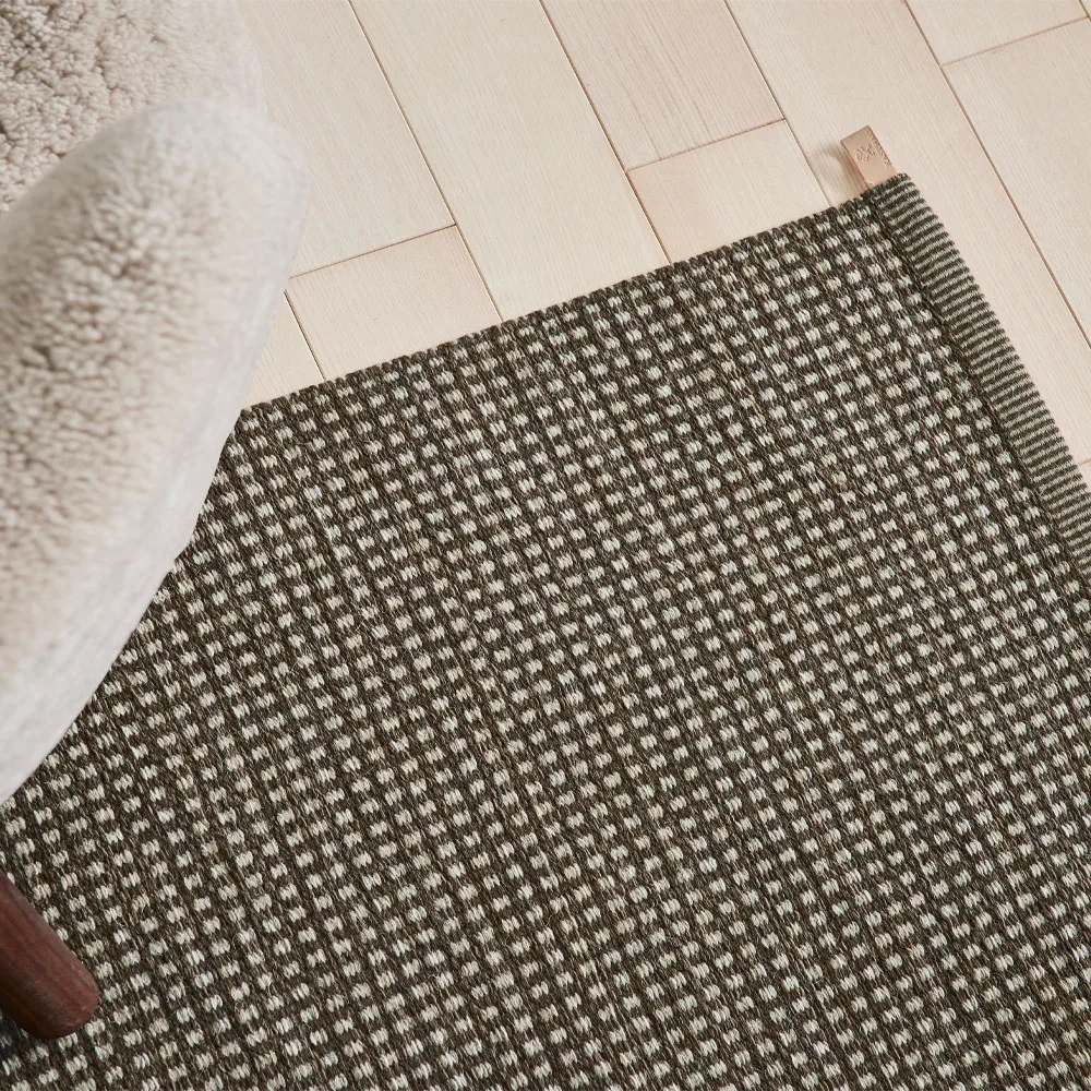 Tapis de couloir Dot Icon, Dusty grey 587 90x250 cm Kasthall